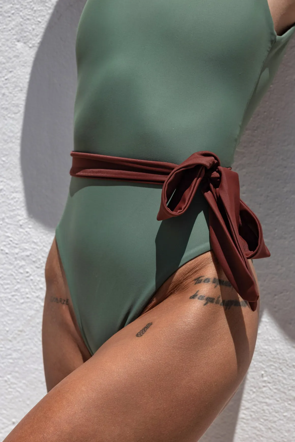 Dodatkowy pasek bikini tie do personalizacji brązowy choco