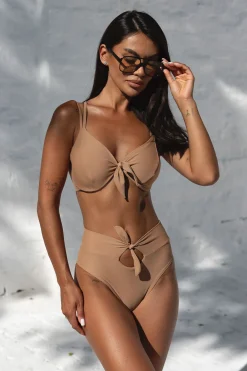 Isla Nude
